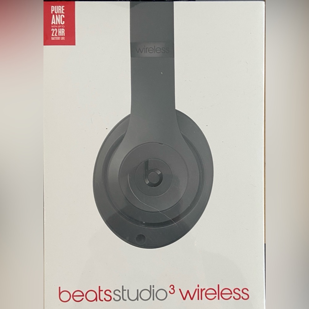 Beats Studio3 Wireless Headphones - Gray